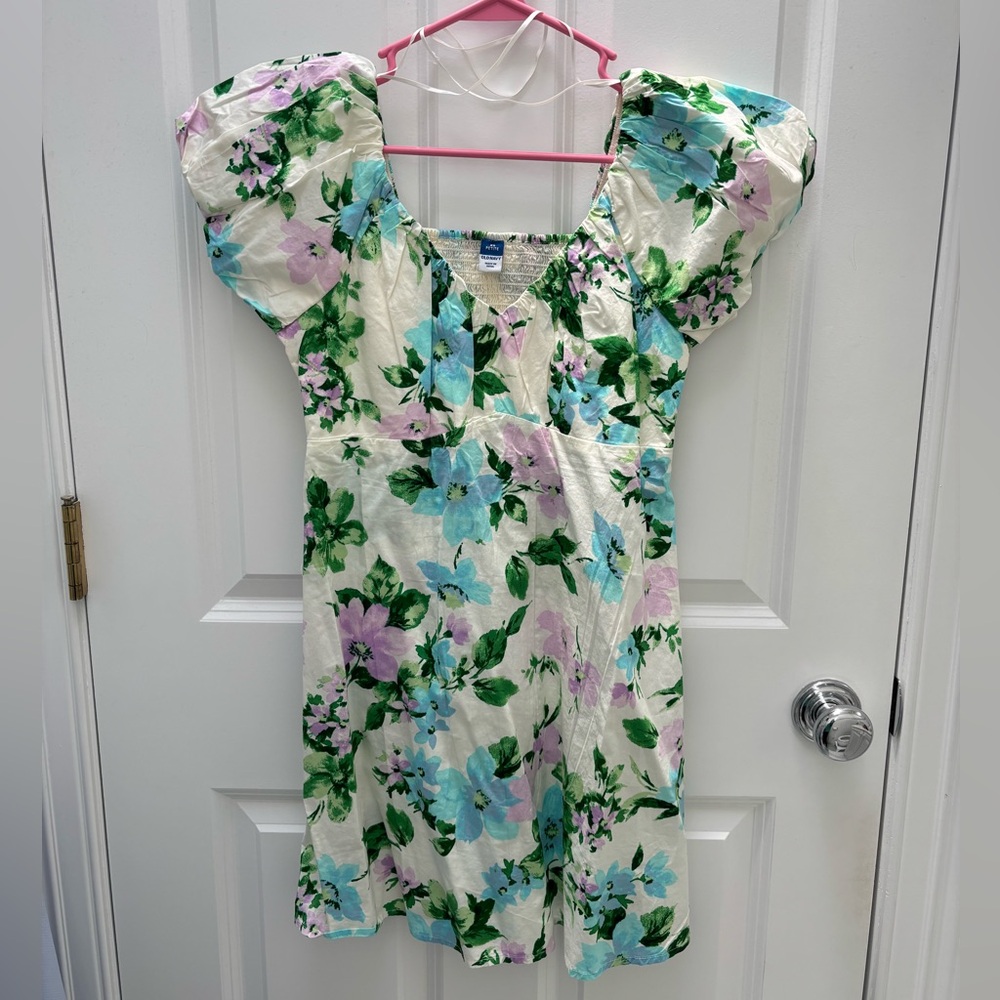 NWT Old Navy Floral Puff Sleeve Dress